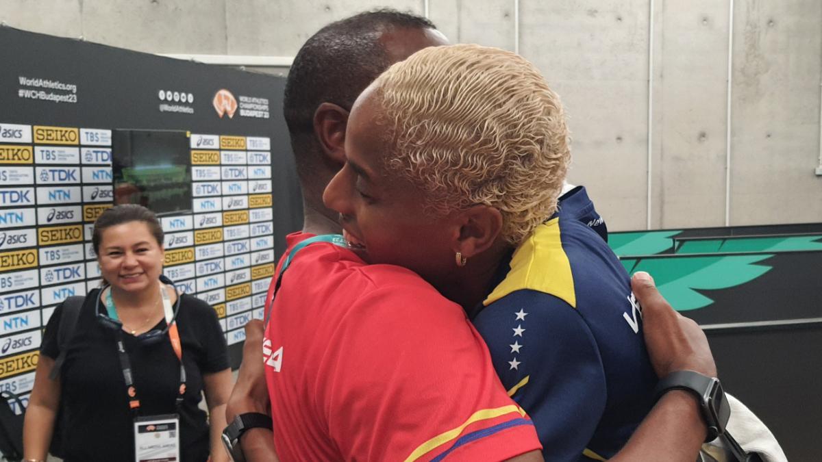 Yulimar Rojas e Iván Pedroso, un abrazo de oro