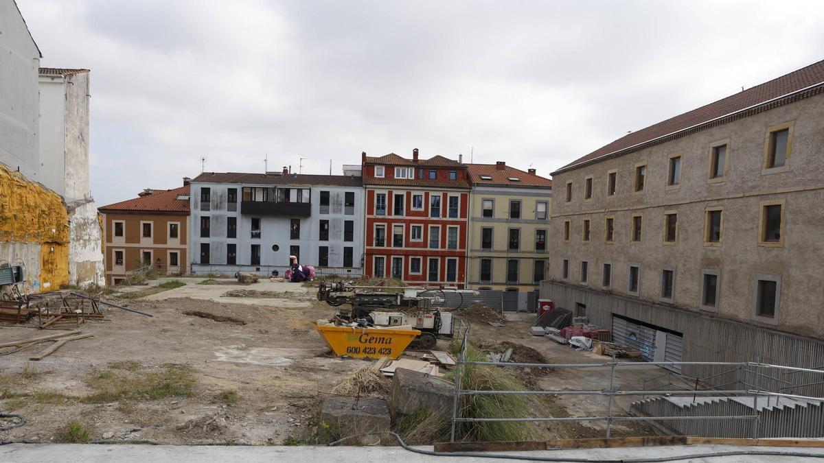 Obras en la zona trasera del edificio de Tabacalera.