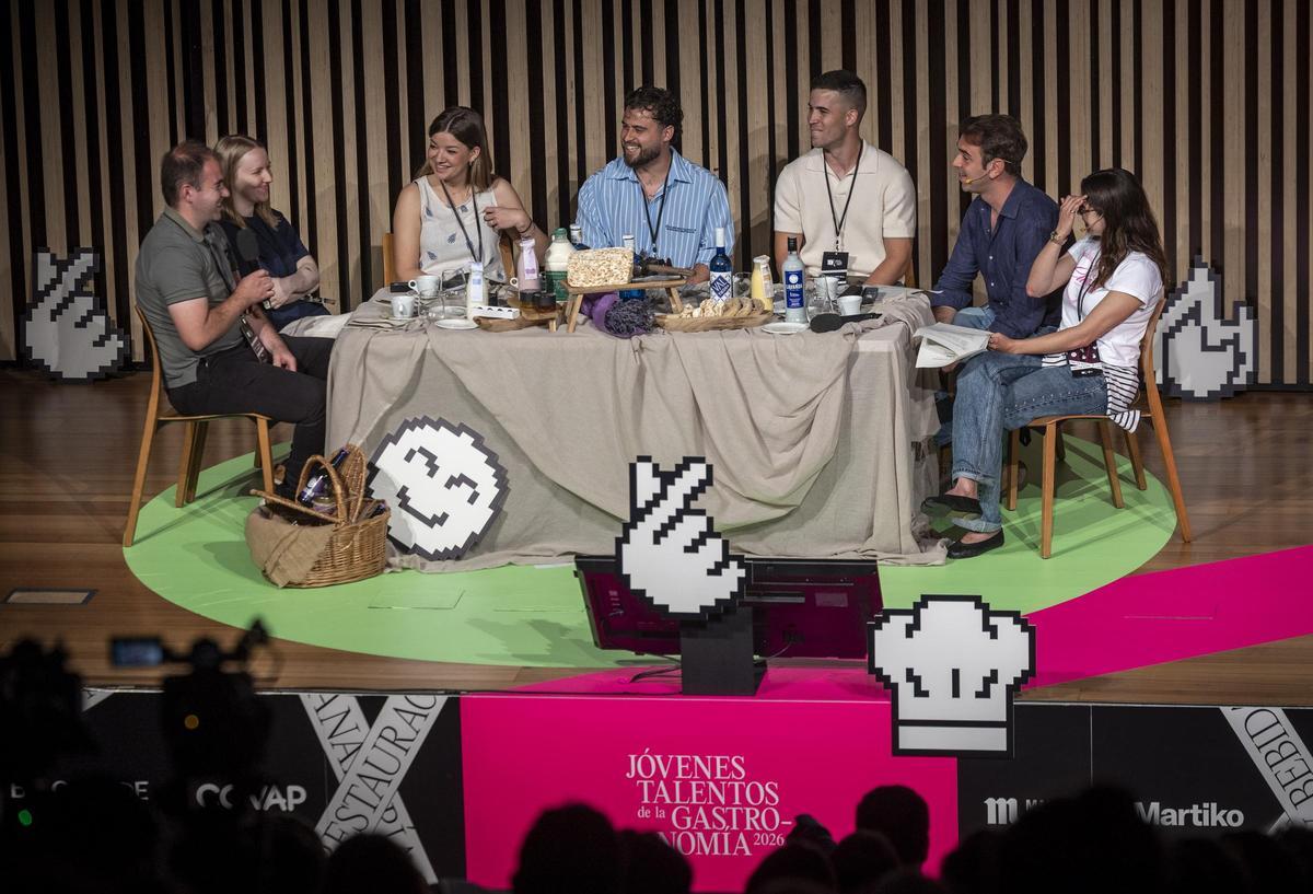 Una de les taules rodones organitzades durant la trobada de joves talents al BCC, aquest dilluns.