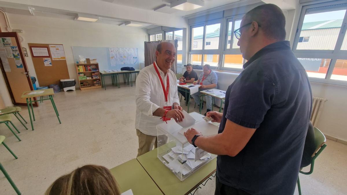 Roque Araújo, durante la jornada electoral.