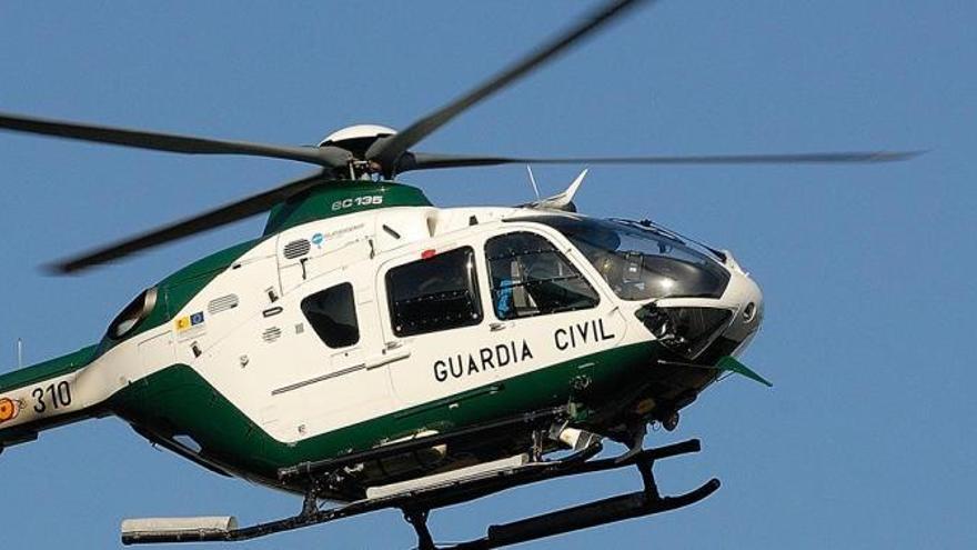 Helikopter der Guardia Civil im Einsatz.