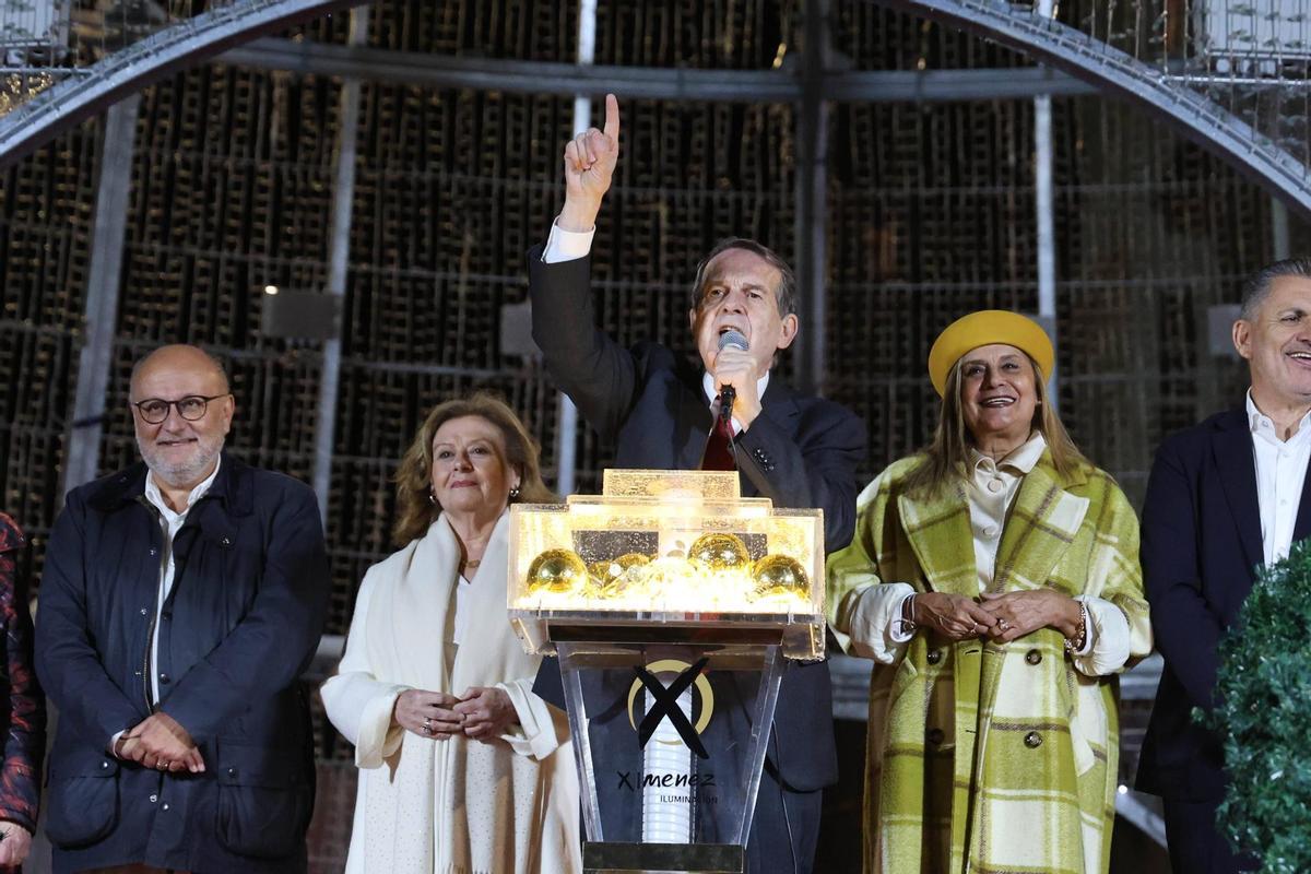 Vigo enciende la Navidad más grande de su historia ante miles de personas