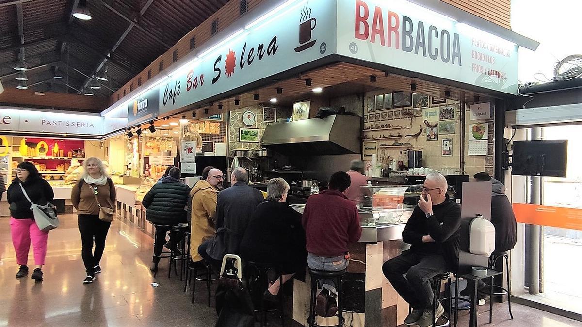 El Bar Solera, en el mercado de La Concepció.