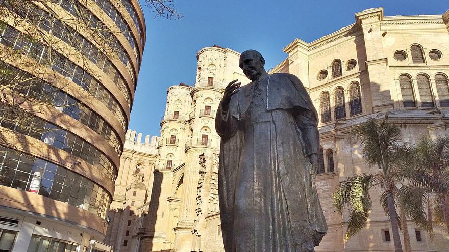 Málaga instalará su monumento a la Semana Santa donde ahora está la estatua de Herrera Oria