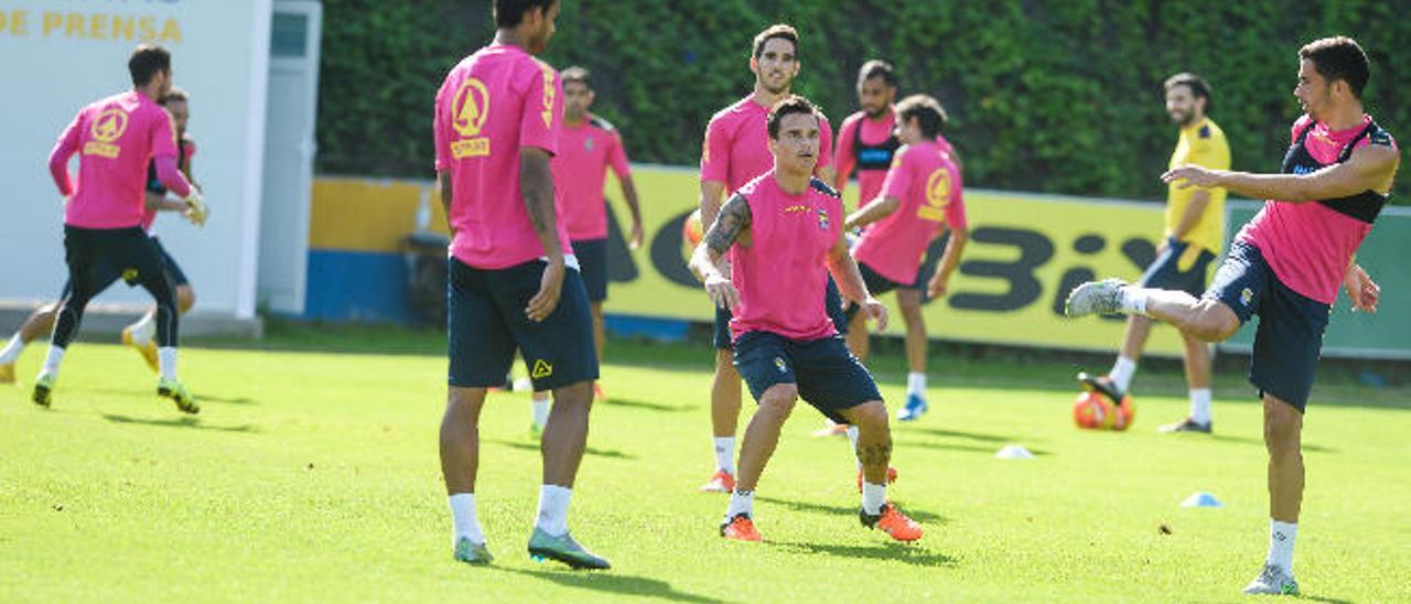 La UD insiste en la pelota