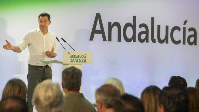 Moreno ve cerca el gobierno en solitario y busca el voto que queda "volando"