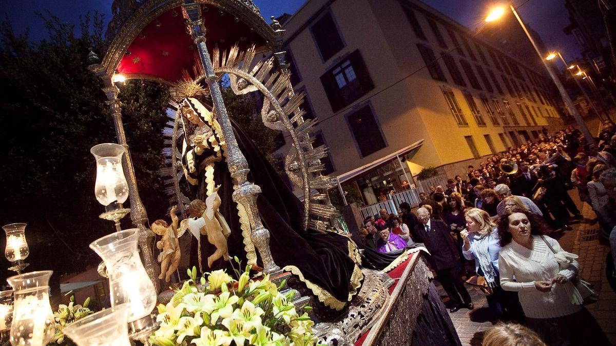 Uno de los pasos que salen en Semana Santa por las calles de La Laguna.