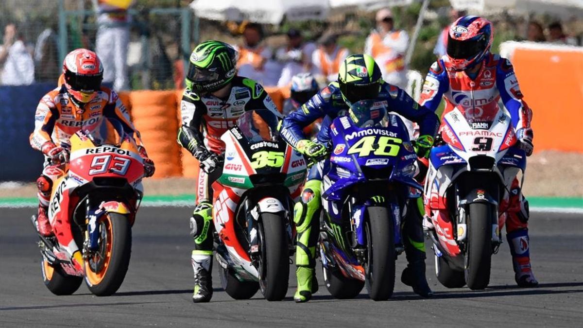 Márquez, Crutclow, Rossi y Petrucci practicando la salida