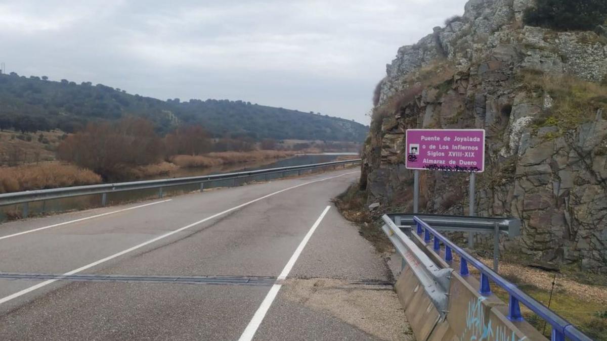 Carretera de “Los Infiernos”, a la altura del puente de La Joyalada. | Ch. S.