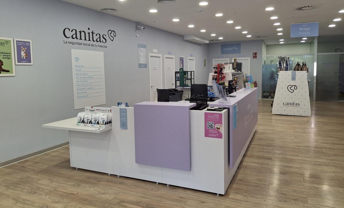 La clínica Canitas situada en el Carreofur Almeda de Málaga capital.