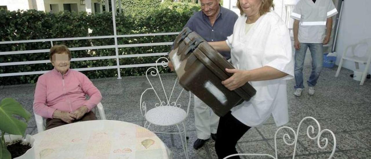 Servicio de comida a domicilio del Concello. // Iñaki Osorio