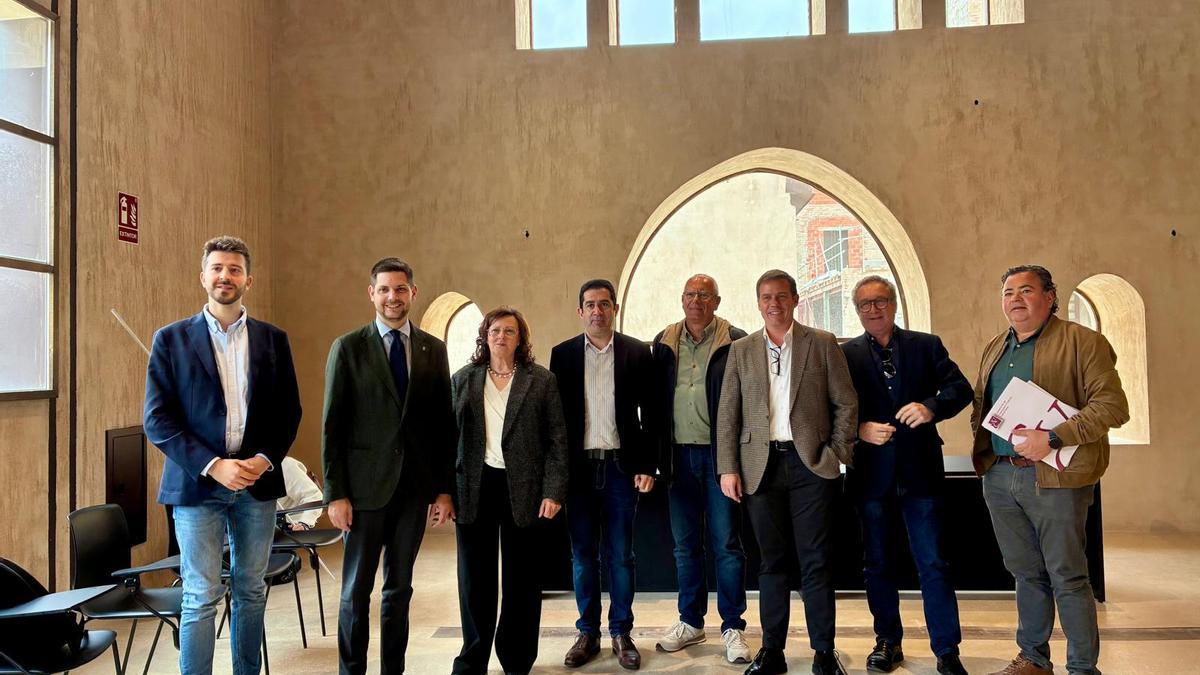 Asistentes a la reunión de la comisión ejecutiva del Consorci de les Comarques Centrals.