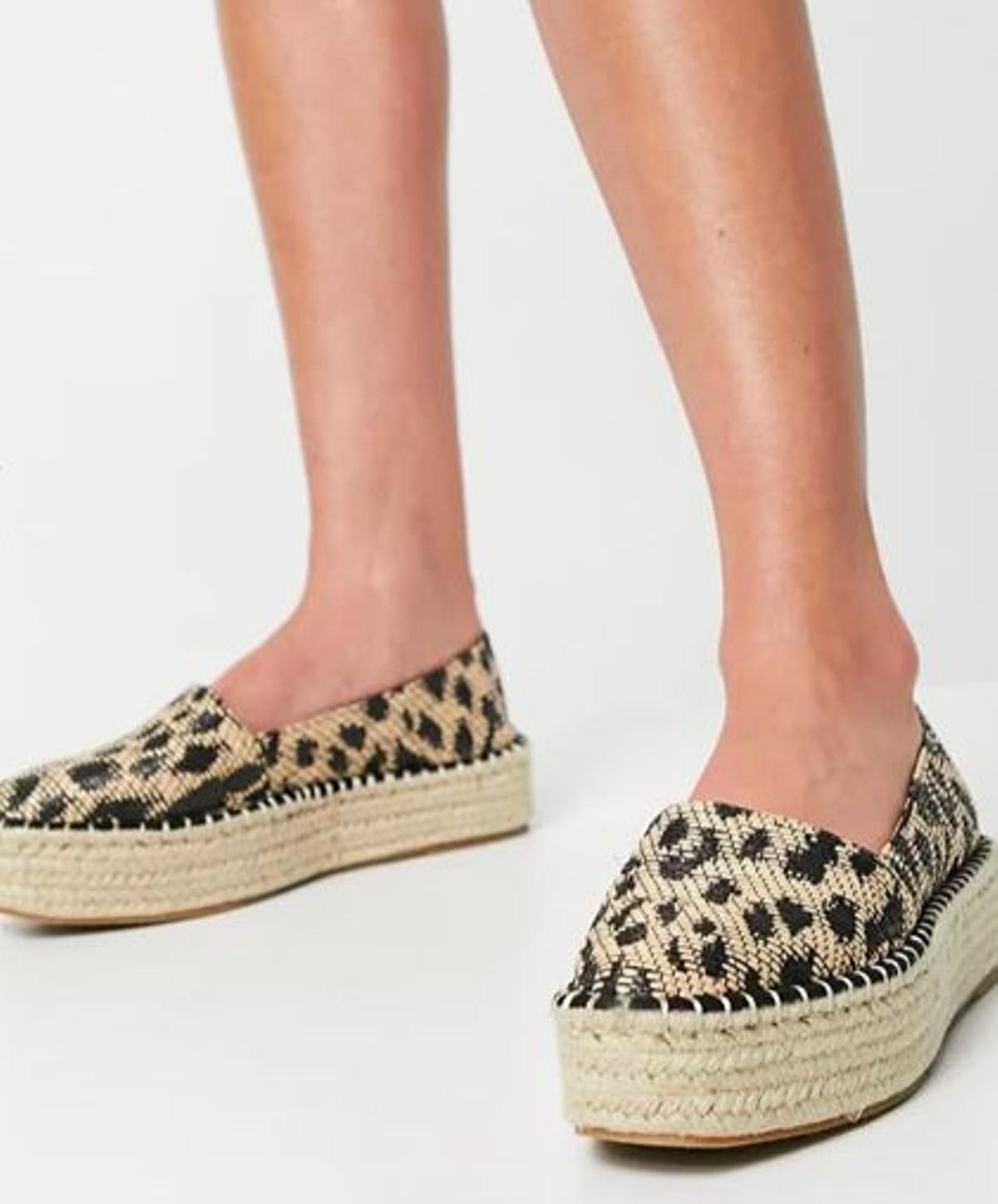 Alpargatas de plataforma plana con estampado de leopardo July de ASOS DESIGN