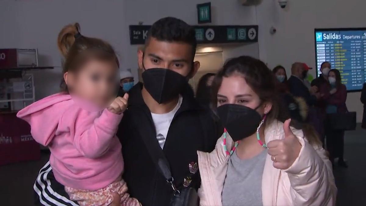 Orbelín Pineda ha viajado a Vigo con su mujer, Gabriela Ríos, y sus dos hijos.