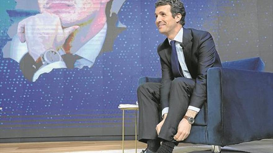 Casado repesca a Suárez Illana y prima los fichajes sin carné