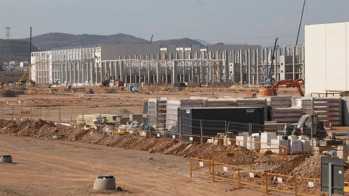 Estado de construcción de la gigafactoría, que producirá celdas para los coches bararos de VW.