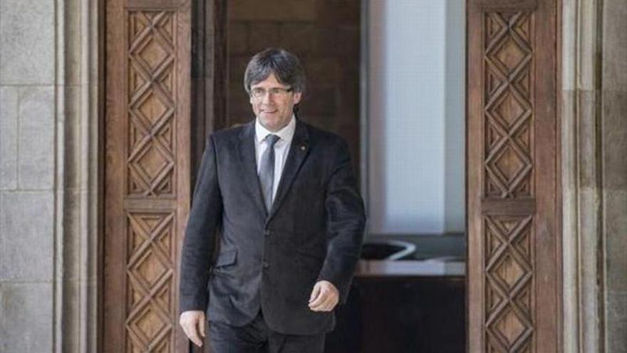 Puigdemont va mañana al Senado y el Parlament vota el viernes la respuesta al 155