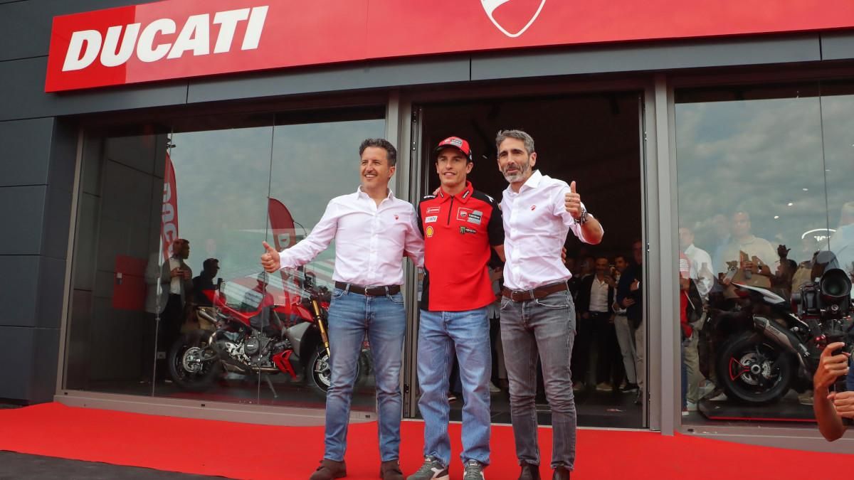 Marc Márquez fue el padrino de excepción en la apertura del nuevo concesionario Ducati en Barcelona