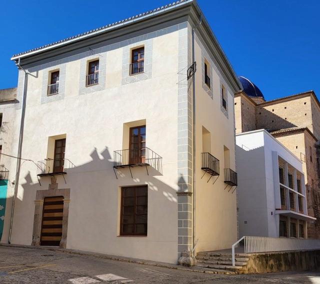 Casa de la Cultura de Oliva.