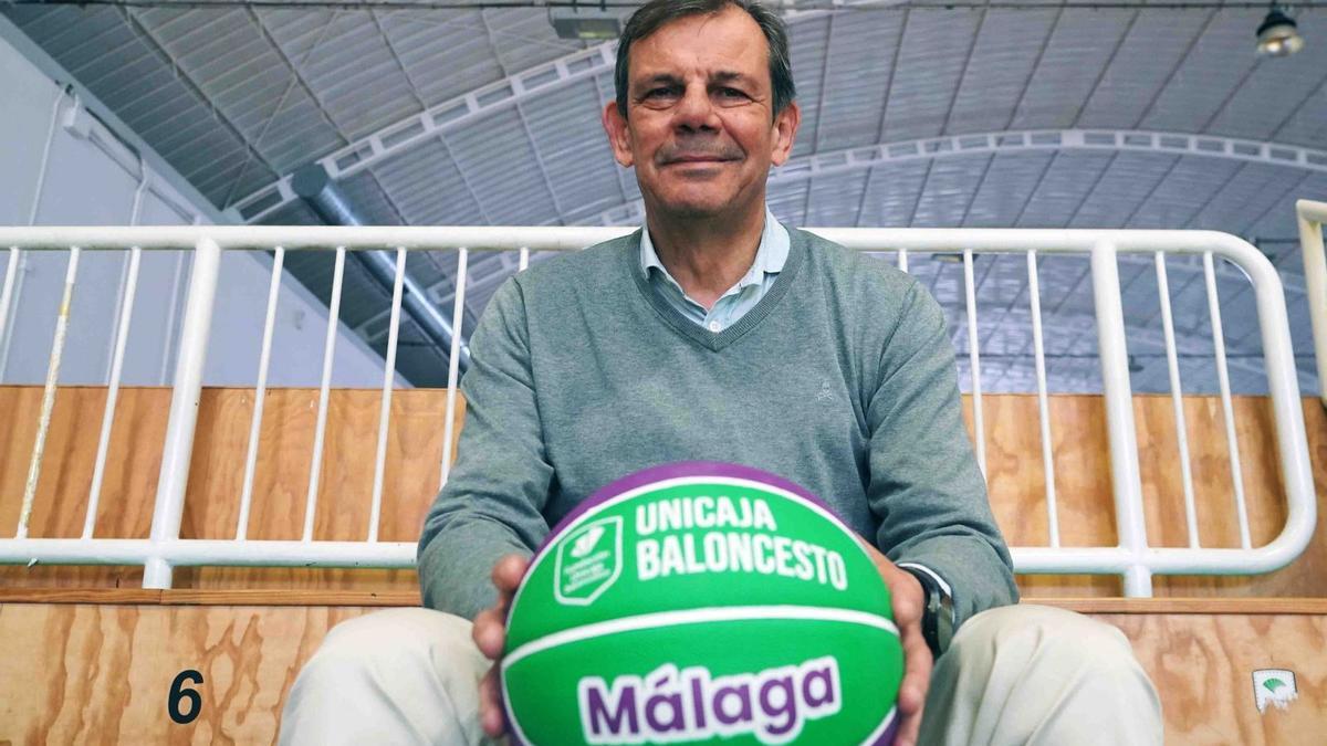 Juanma Rodríguez posa para La Opinión de Málaga en el pabellón José María Martín Urbano.