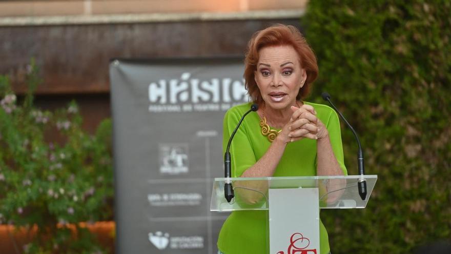 Paloma San Basilio reivindica a Dulcinea como “todas las mujeres del mundo” en Cáceres
