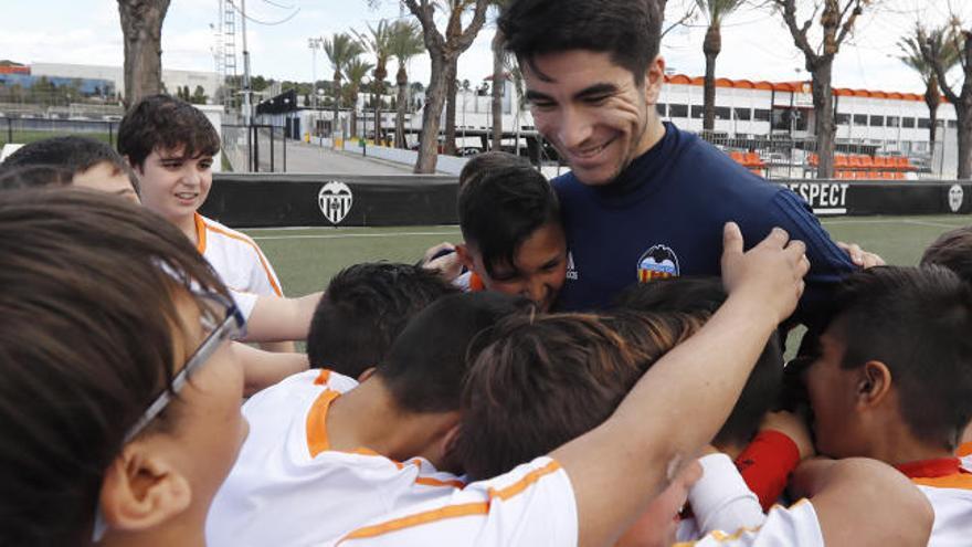 Jugadores y técnicos del Valencia donan el 1% de su sueldo