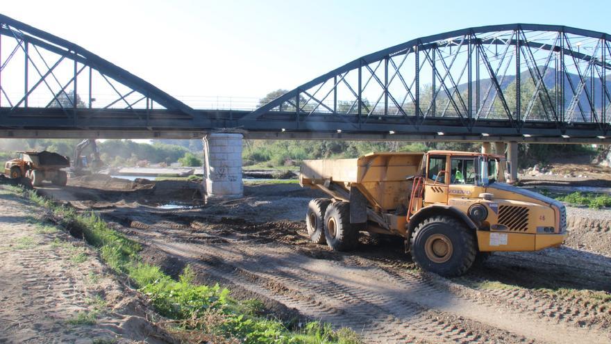 La Junta invierte 900.000 euros en la limpieza del cauce del río Guadalhorce a su paso por Cártama tras las danas