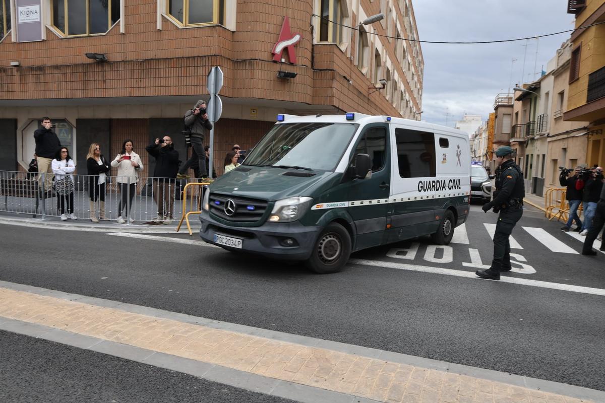 La salida de los juzgados del asesino del niño de 13 años de Sueca