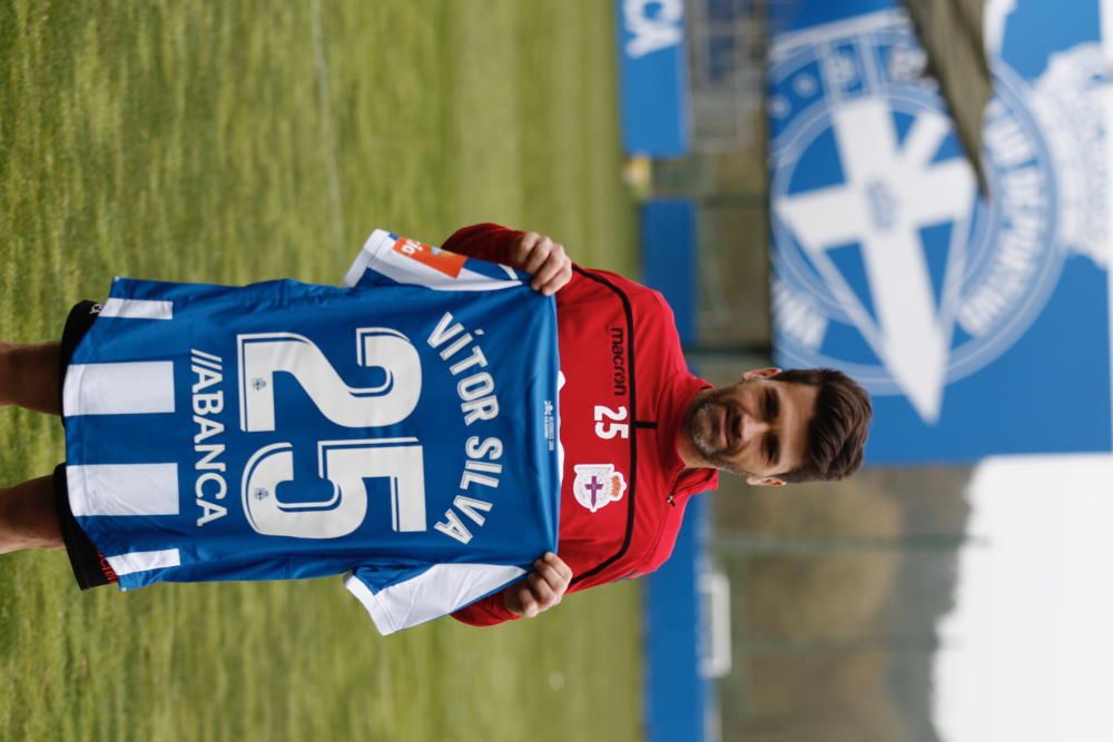 El futbolista portugués ha sido presentado esta mañana en Abegondo acompañado del director deportivo Carmelo del Pozo.