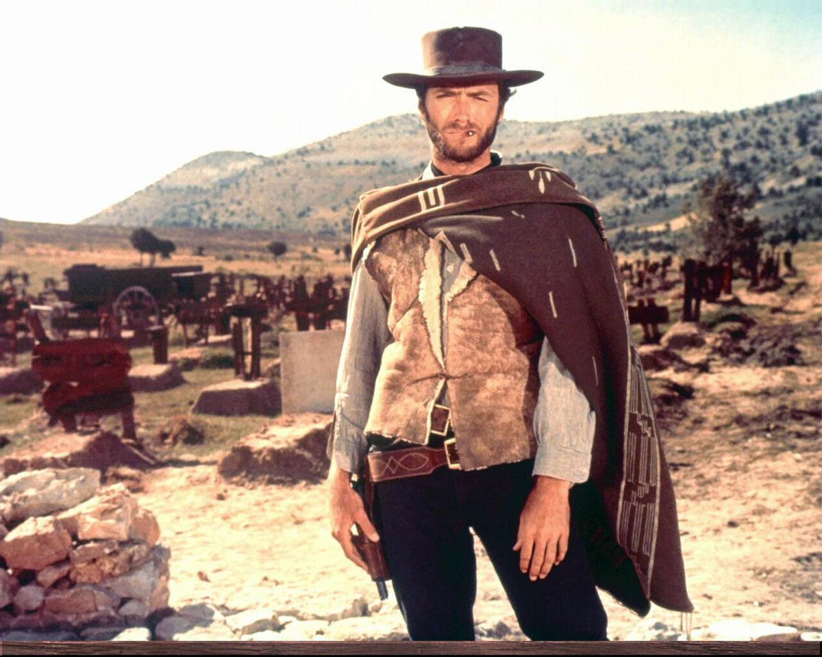 Clint Eastwood en la película 'Por un puñado de dólares'.