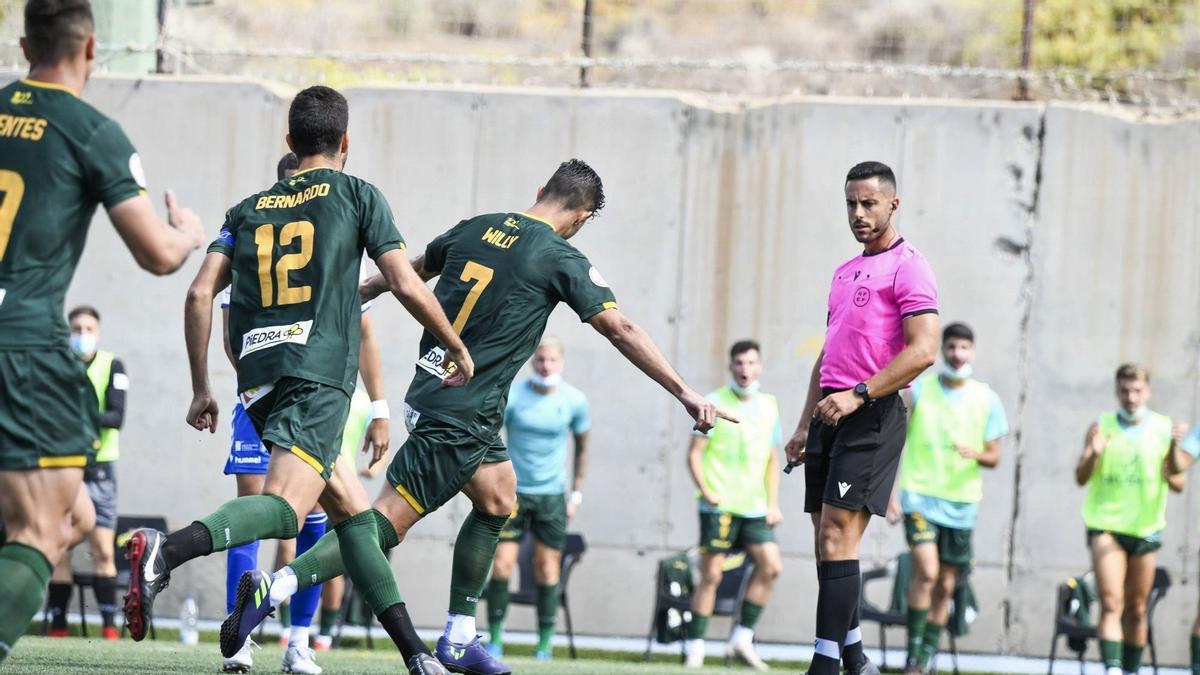 Willy celebra el gol marcado en Tamaraceite.