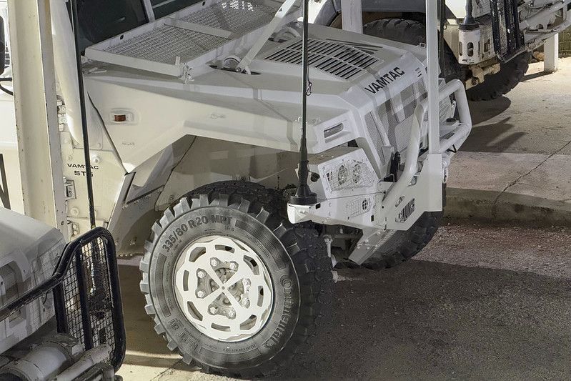 La ministra Robles visita a los soldados de la Brigada X en Líbano