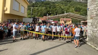 Esteban Corral tripite en Bezanes en la "Carrera de Madreñes" y Saray Barbón se sube al podio por primera vez