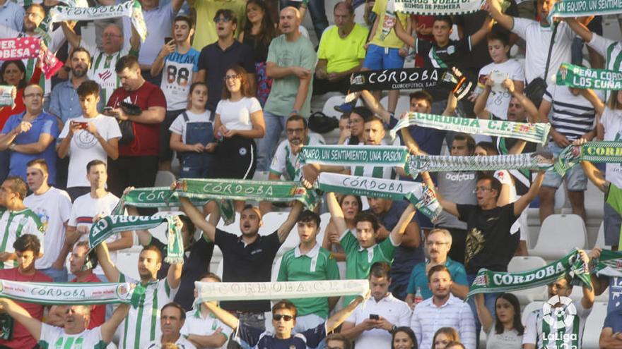 La afición del Córdoba, numerosa