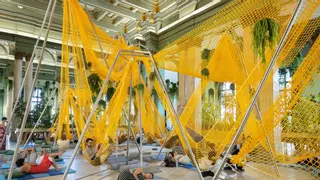 El Círculo de Bellas Artes reabre su Refugio Climático para combatir las altas temperaturas de la capital: siestódromo, juegos de mesa y rincón de lectura