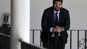 Fernando López Miras: "Pedro Sánchez està fent els passos previs al desacatament"