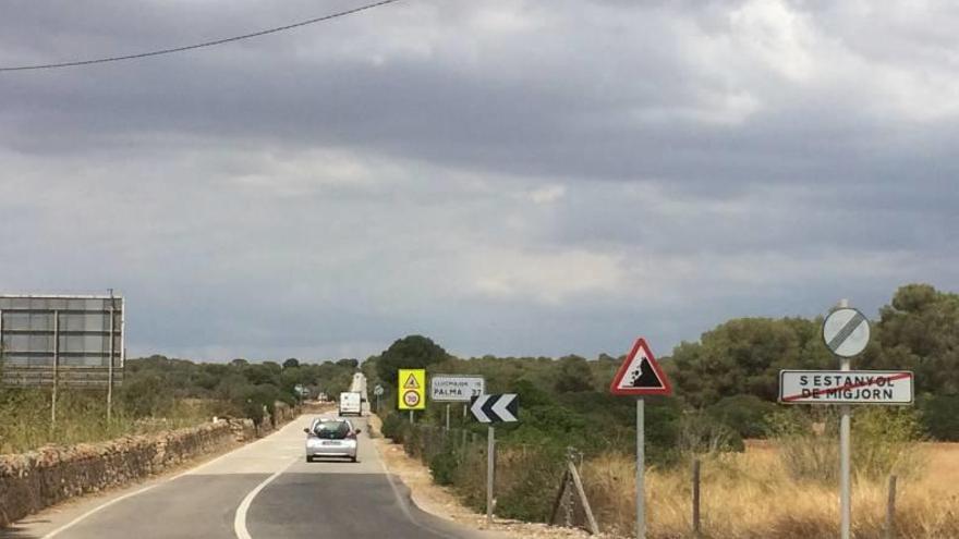 Imagen de la zona de salida del núcleo costero de s&#039;Estanyol hacia Llucmajor.