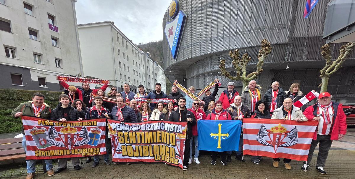 Aficionados del Sporting en Eibar.