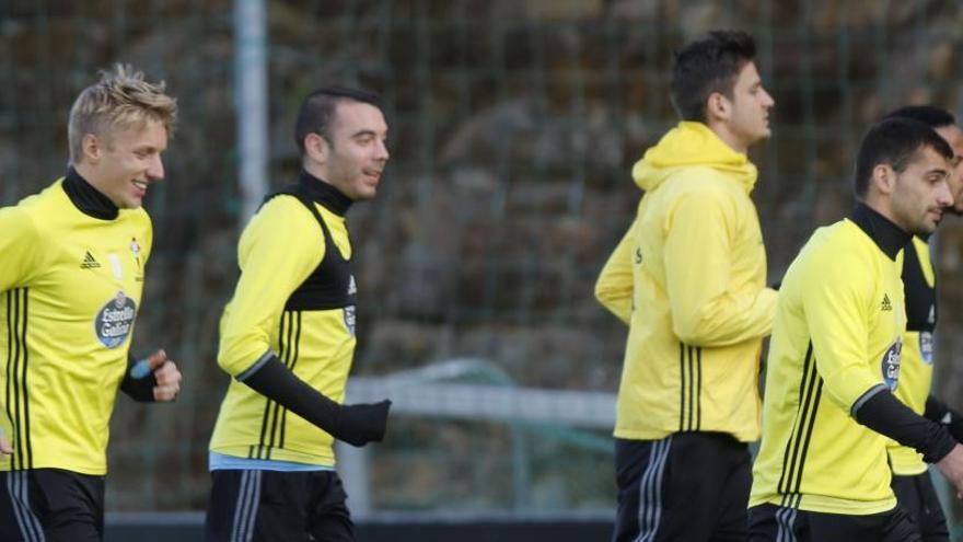 Un entrenamiento del Celta en A Madroa. // Alba Villar