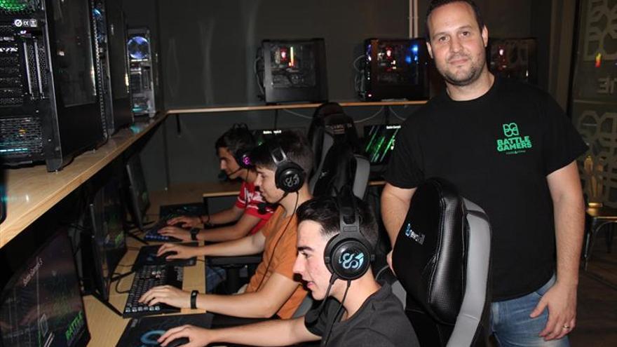 ‘Battle Gamers’, sala de videojuegos y sport, abre sus puertas en la calle Marruecos