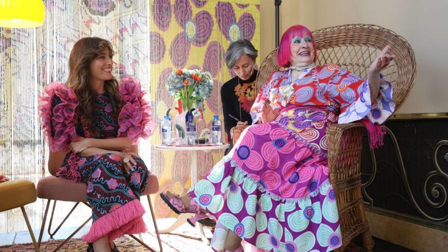 Por la izquierda, Celia Bernardo y Zandra Rhodes. | Luisma Murias