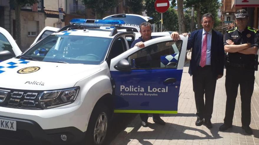 El nou cotxe amb Lluís Costabella, Miquel Noguer i Gregori Martínez