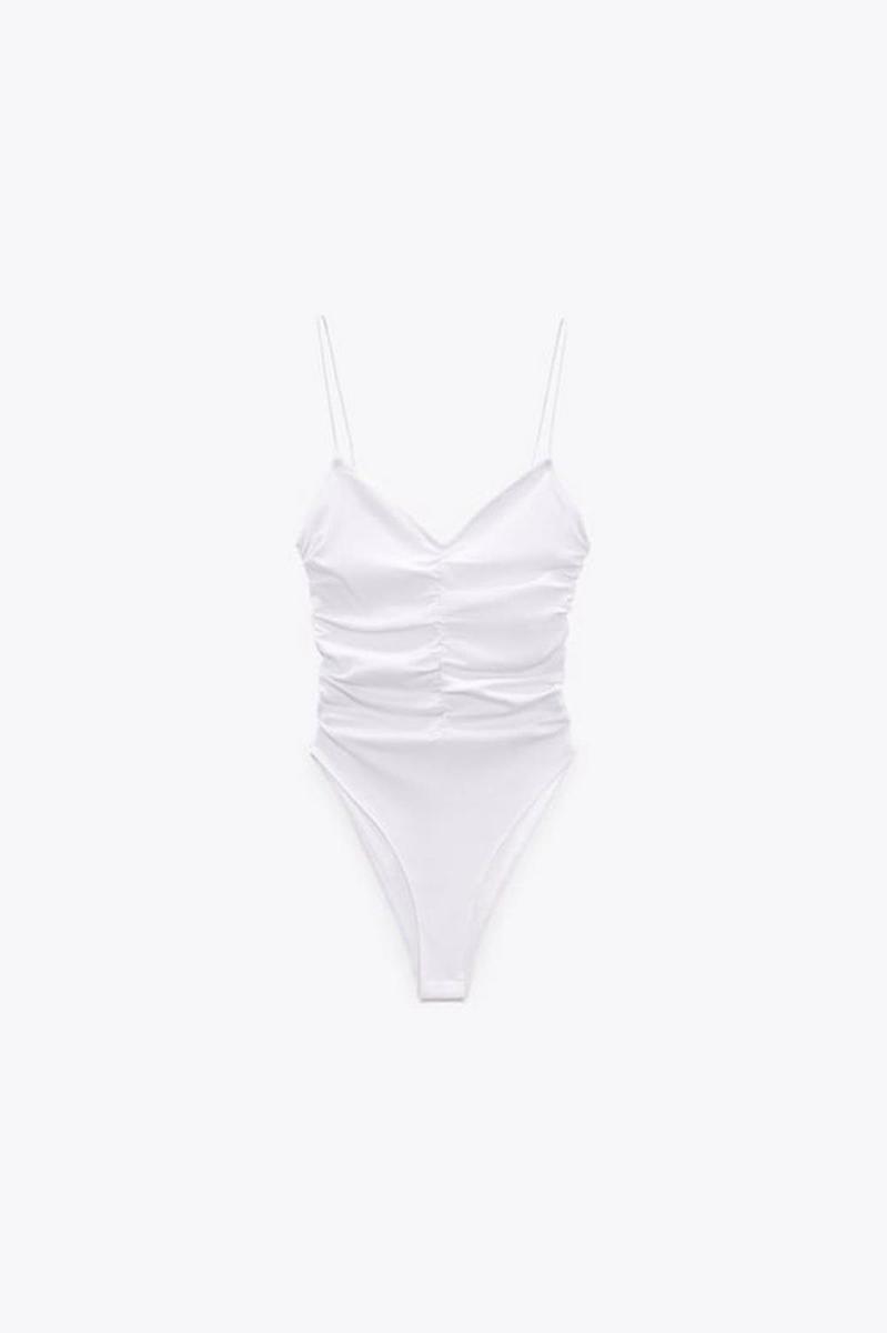 Body frunces de Zara (precio: 3,99 euros)