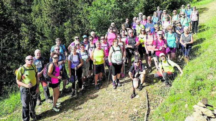 El Centre Excursionista de la Comarca de Bages coneix les fonts dels rasos de Peguera | CECB