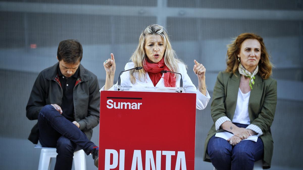 La líder de Sumar Yolanda Díaz este fin de semana en Jerez junto a su candidata para las europeas, Estrella Galán e Iñigo Errejón.