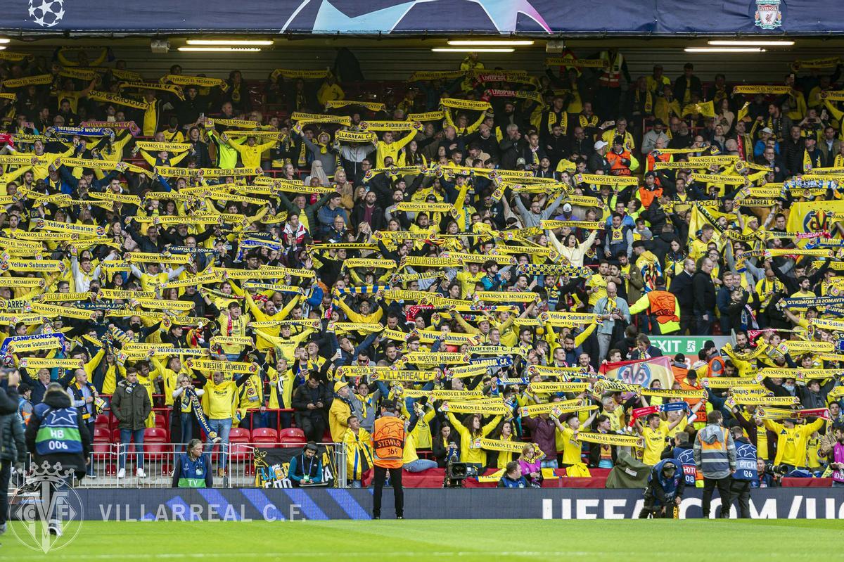 La afición del Villarreal en Anfield
