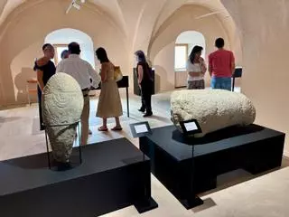 Fotogalería | Así es el verraco doble hallado en Valdecañas que se exhibe ya en el Museo de Cáceres