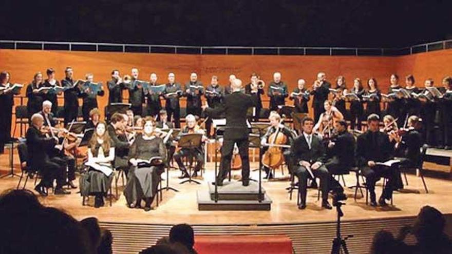 Studium Aureum entona a Bach