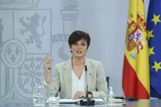 El Gobierno aprueba el fin de la mascarillas en exteriores, también en los colegios