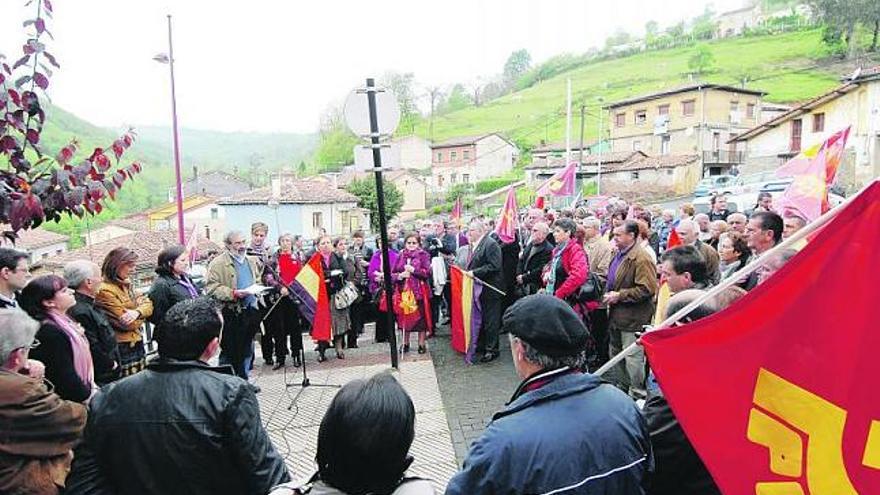 Langreo dedica  una calle a «Tina la de la Joécara»